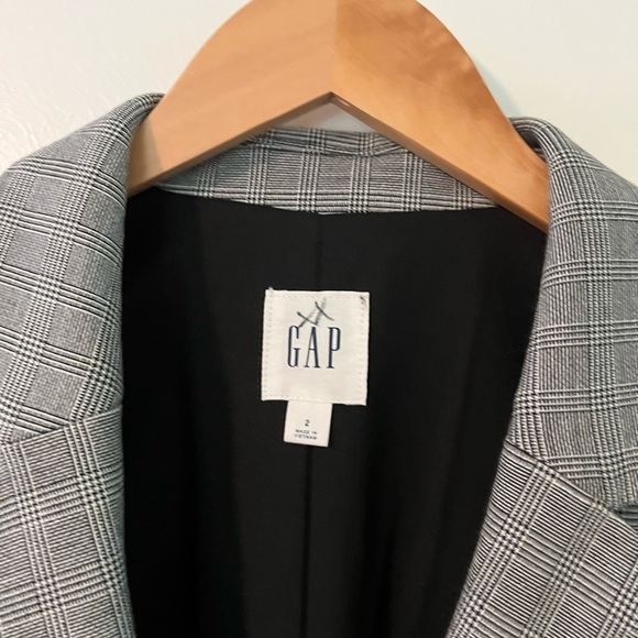 GAP Black Single Button Classic Fit Blazer in Glen Plaid - Picture 6 of 10